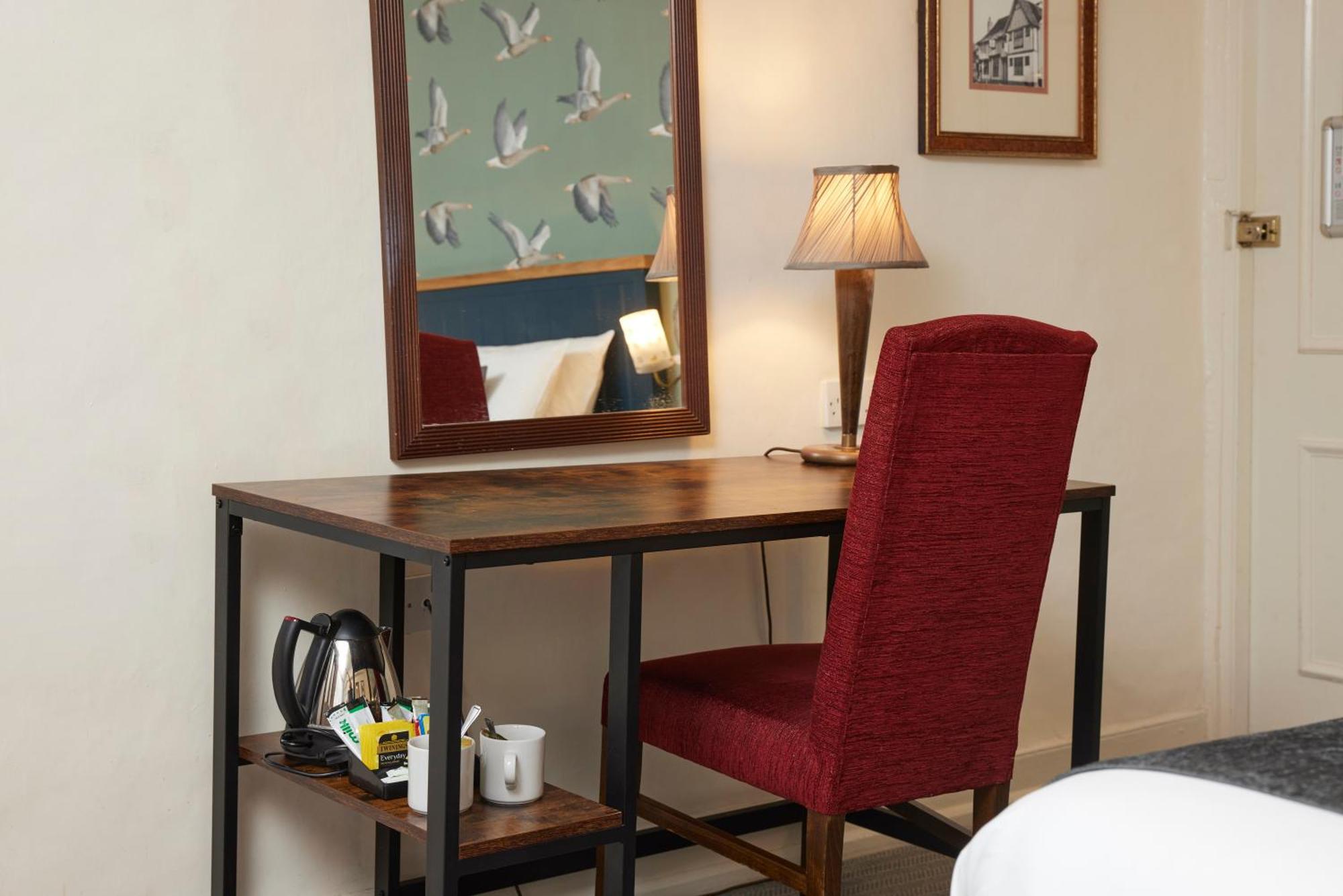 לונג מלפורד Bull Hotel By Greene King Inns מראה חיצוני תמונה